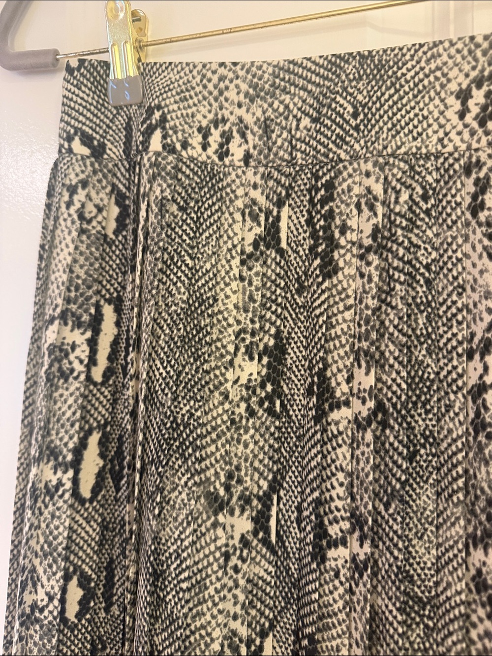 J. Crew Women’s Navy & Cream Snake-Print Pleated Skirt Sz 4